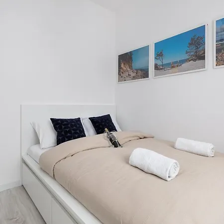 Bursztynowa Przystan * Дзивновек